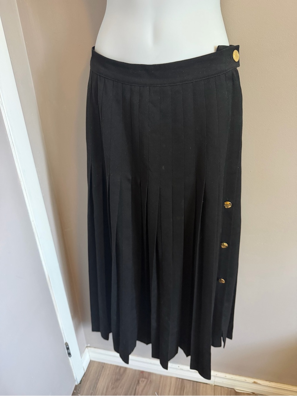 Heritage House Pleated Side Gold Button Midi Skirt Black Size 10